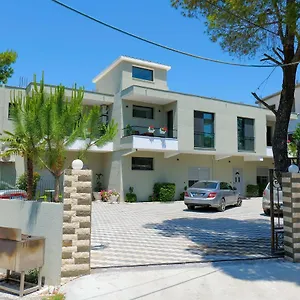 Hotell Vila Celaj, Vlorë