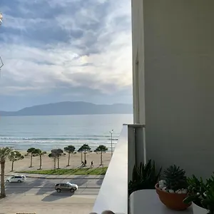 Modern Spacious 1 Bedroom Flat Next To The Vlore